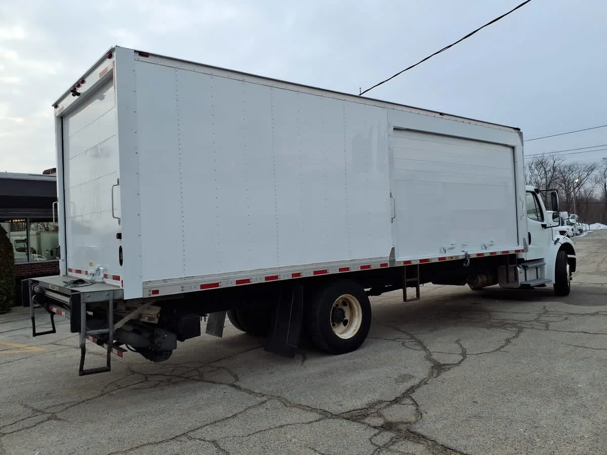 2020 Freightliner M2 106 - image 4