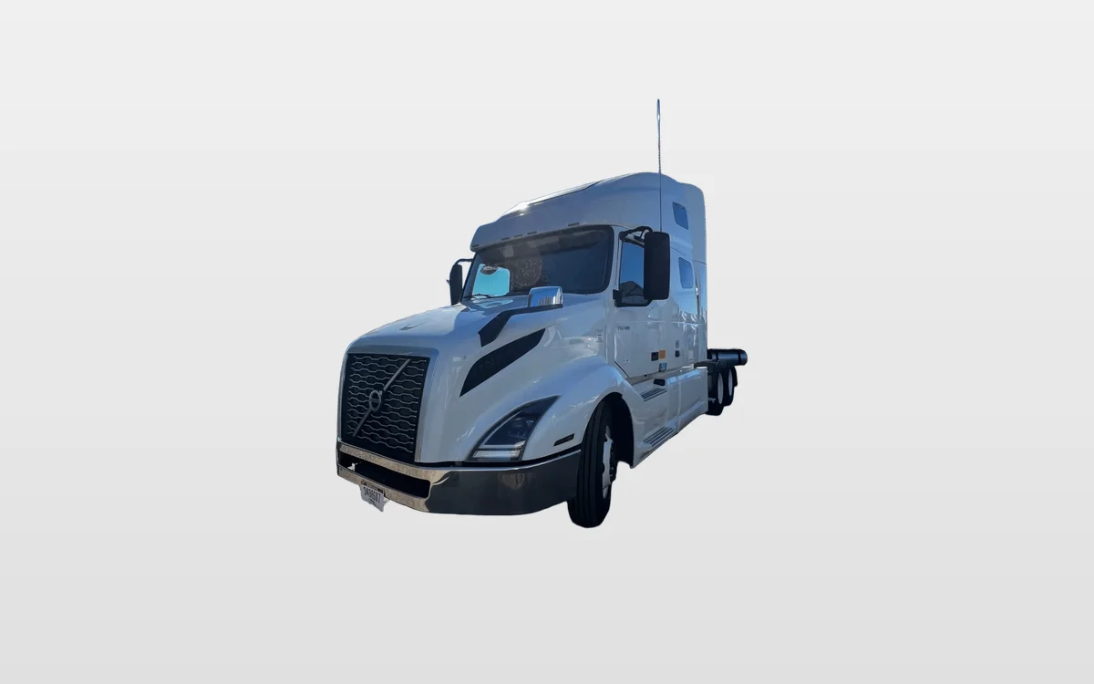 2020 Volvo - image 1