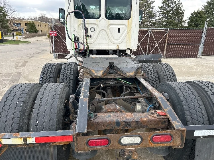 2019 Freightliner Cascadia in Middlefield, OH — photo 6
