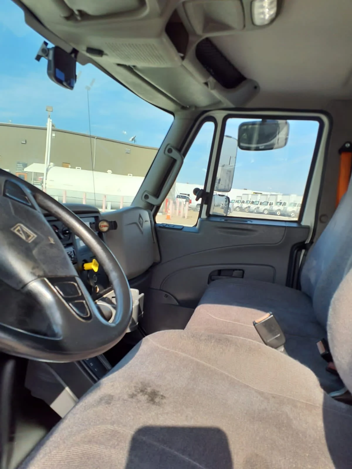 2019 International 4300 - image 7