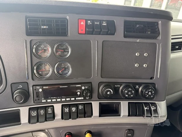2022 Kenworth T680 in Salt Lake City, UT — photo 9