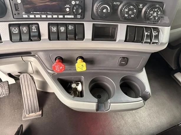 2022 Kenworth T680 in Salt Lake City, UT — photo 10