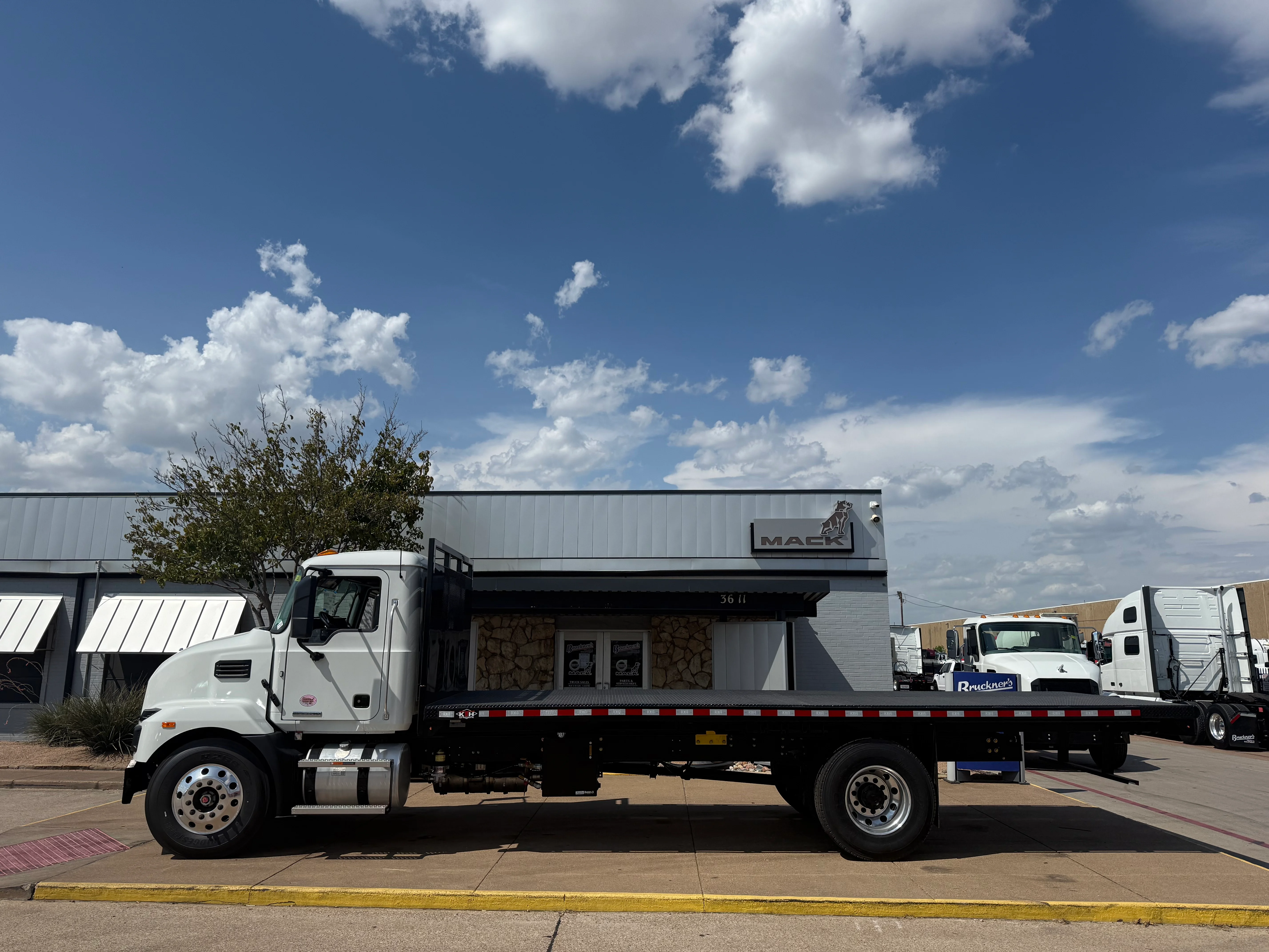 2026 Mack MD in Fort Worth, TX — photo 2