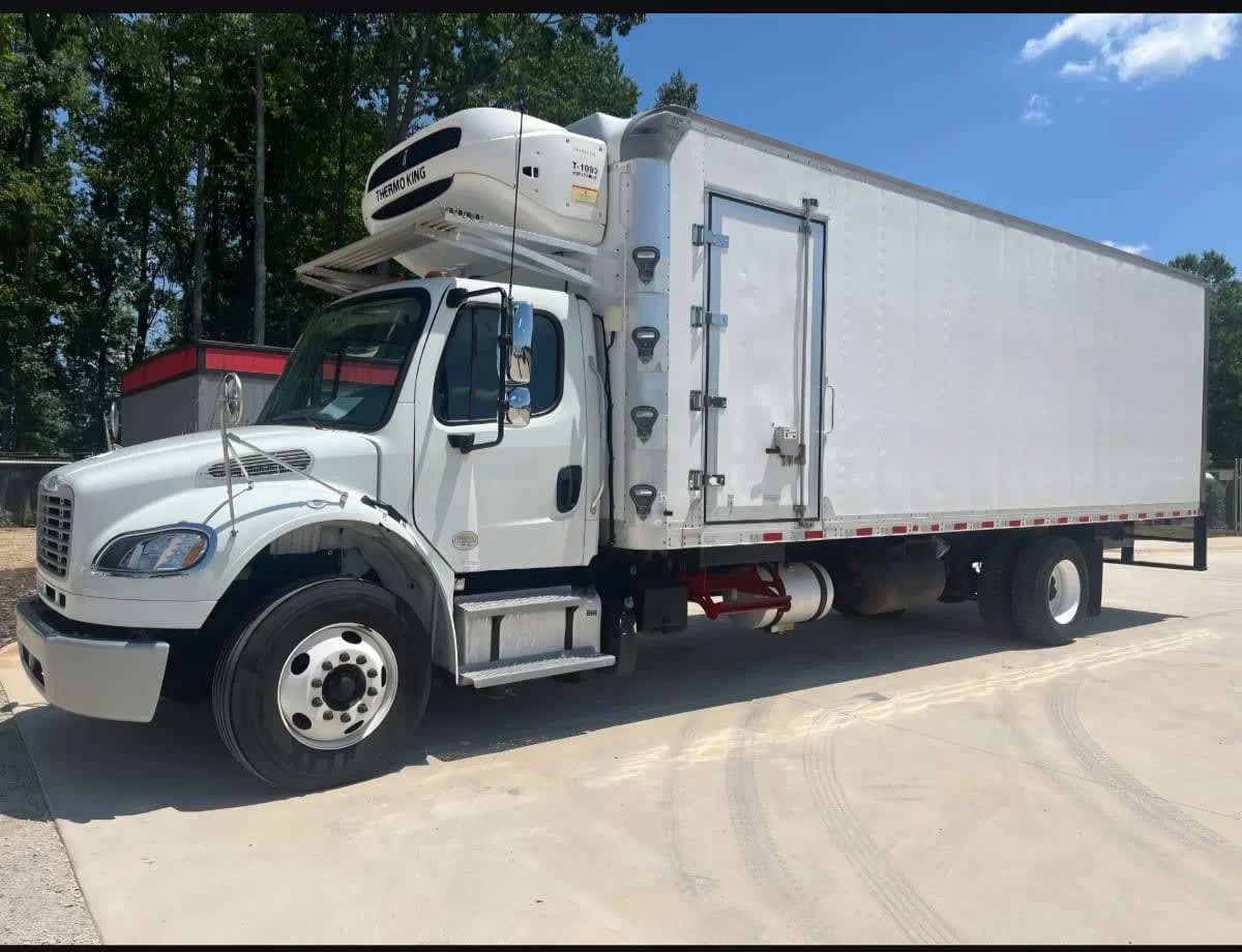 2021 Freightliner M2 106