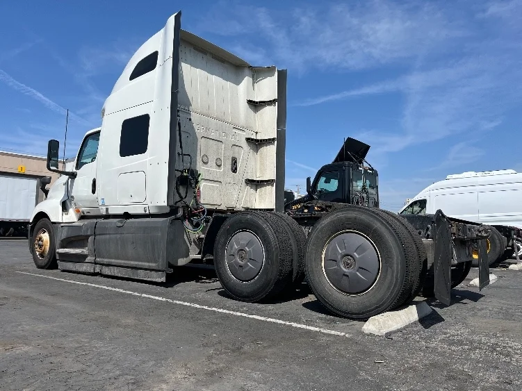 2023 International LT - image 5