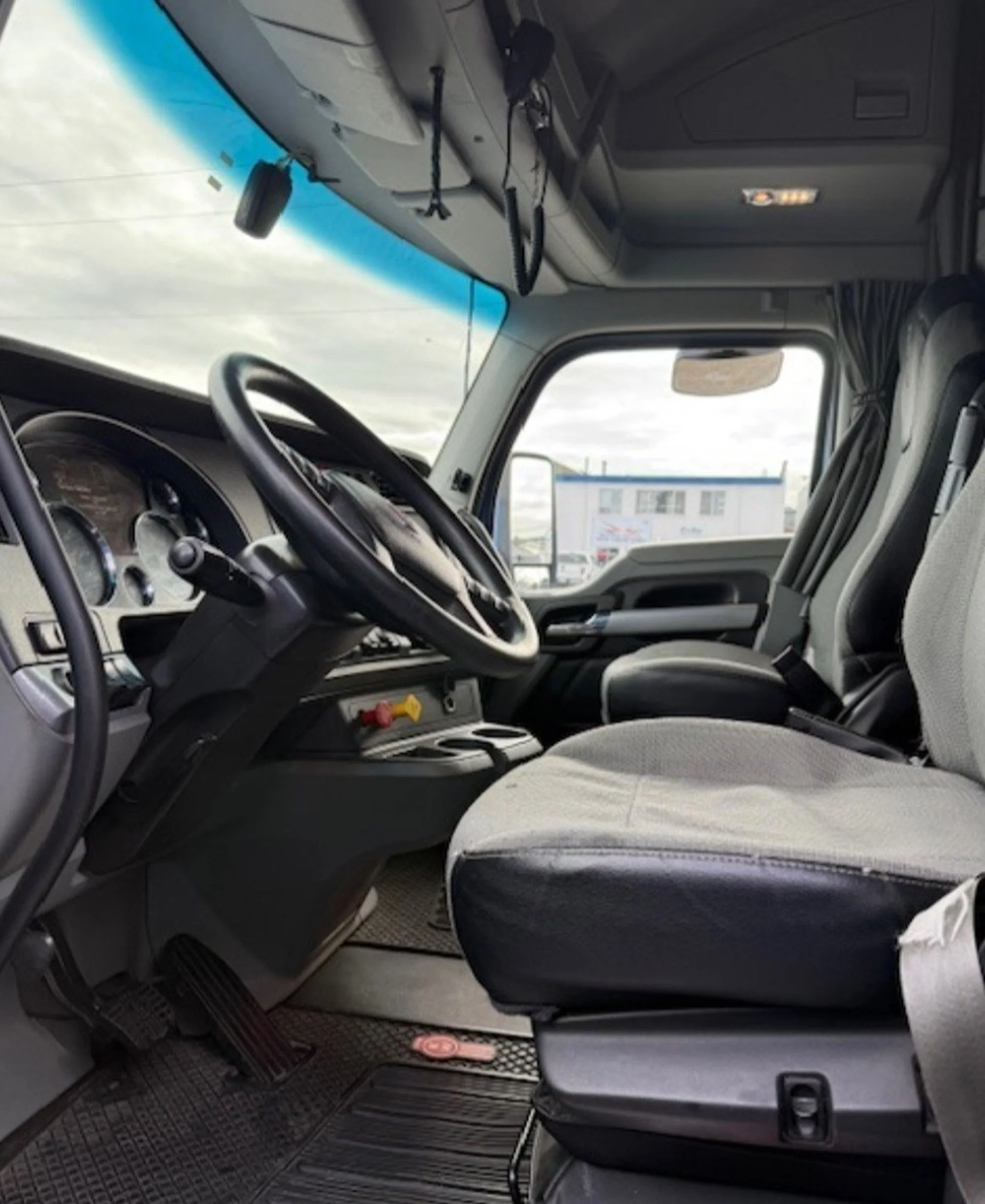 2021 Kenworth T680 in Spokane, WA — photo 6