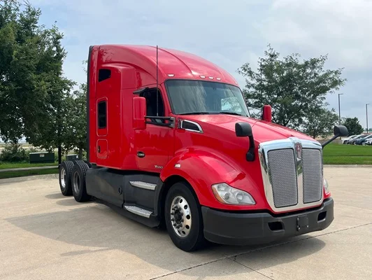 2022 Kenworth T680 in Cedar Rapids, IA