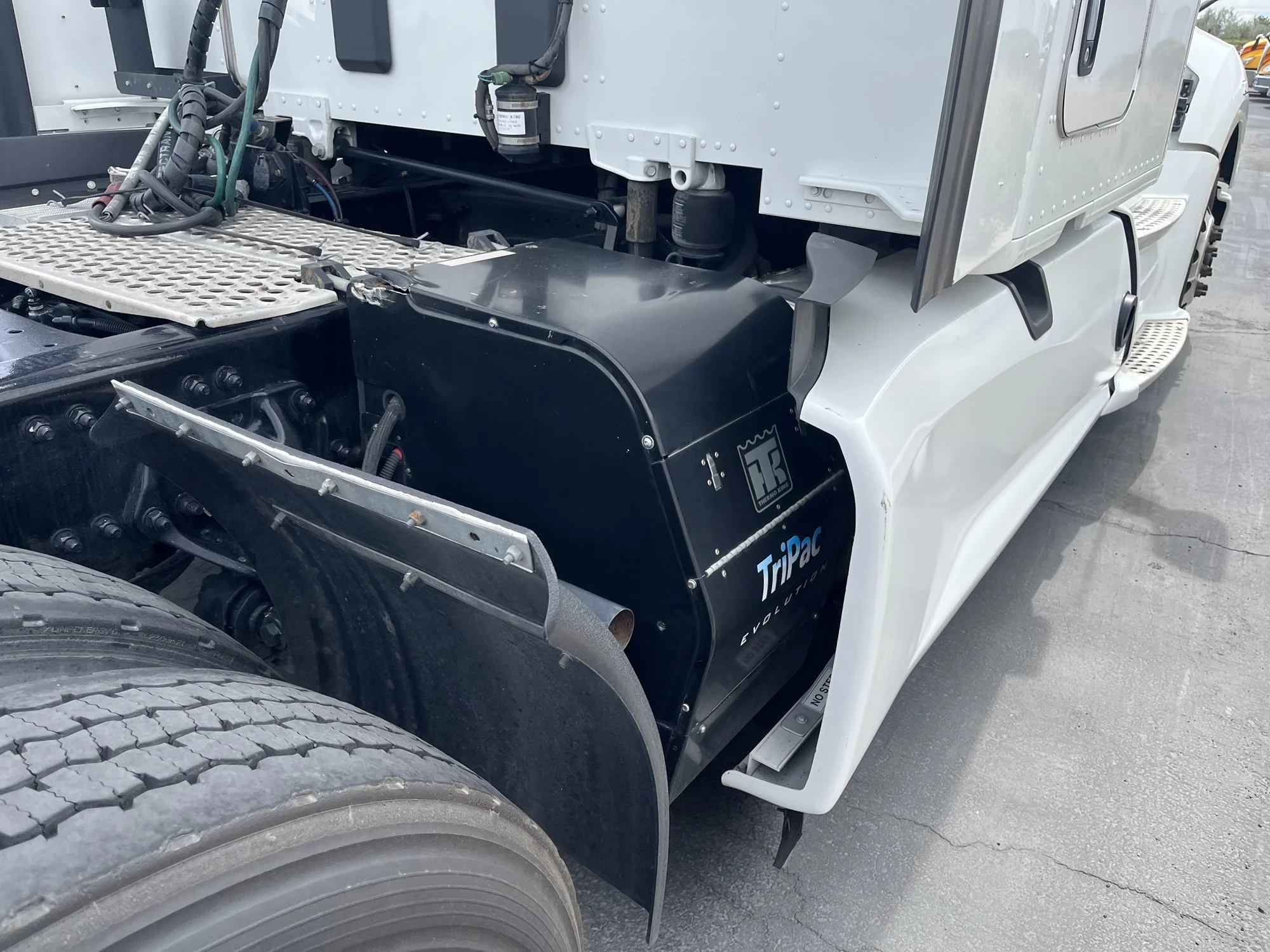 2022 Kenworth T680 - image 6