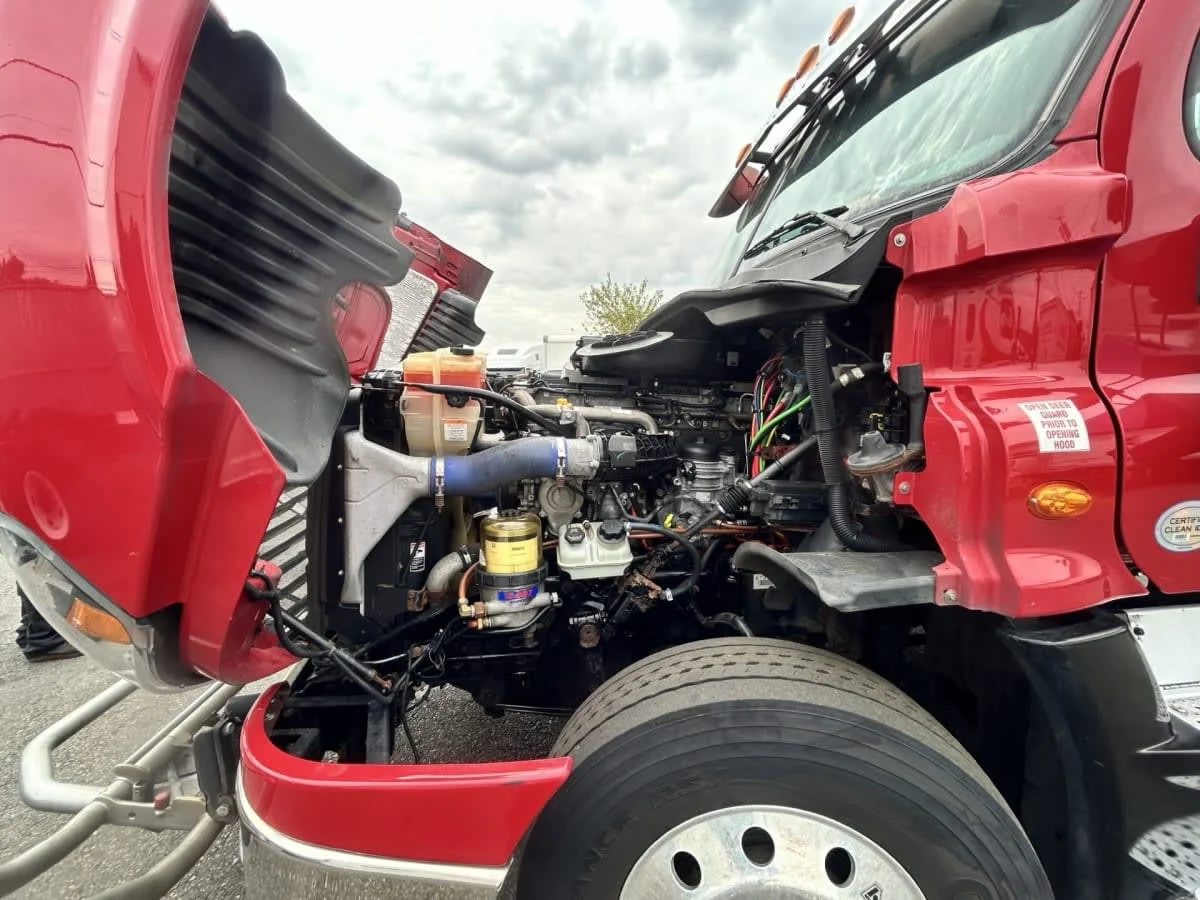 2019 Freightliner Cascadia in Newark, NJ — photo 8