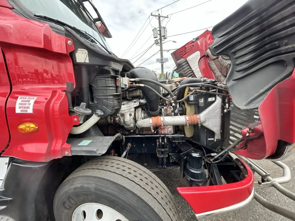 2019 Freightliner Cascadia in Newark, NJ — photo 5