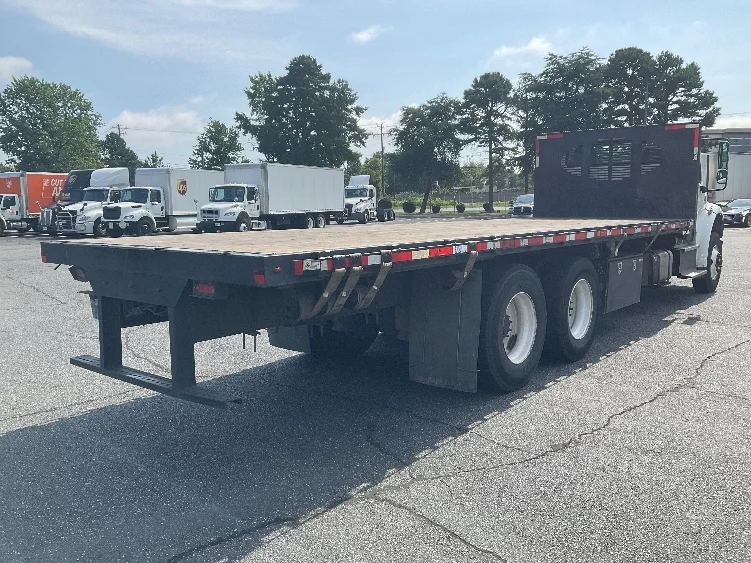 2021 Freightliner eM2 in Concord, NC — photo 10