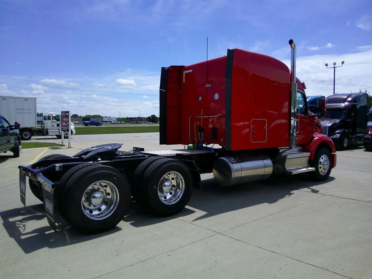 2027 Peterbilt 579 in Fargo, ND — photo 8