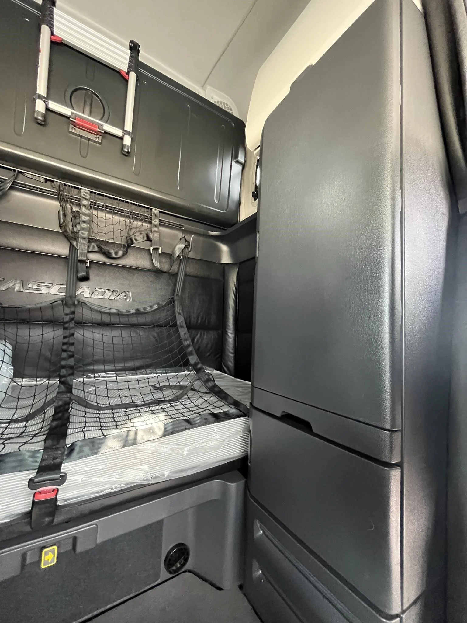 2023 Freightliner Cascadia in Jacksonville, FL — photo 11