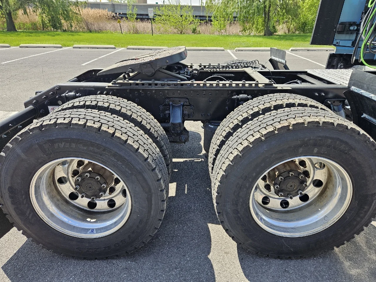 2025 Volvo VNL 860 in Gary, IN — photo 7