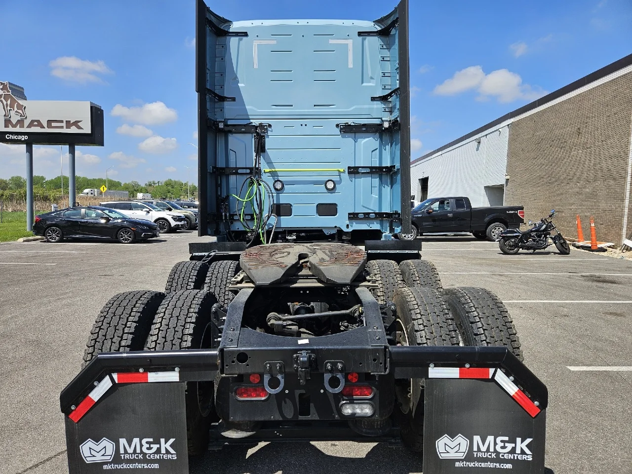 2025 Volvo VNL 860 in Gary, IN — photo 5