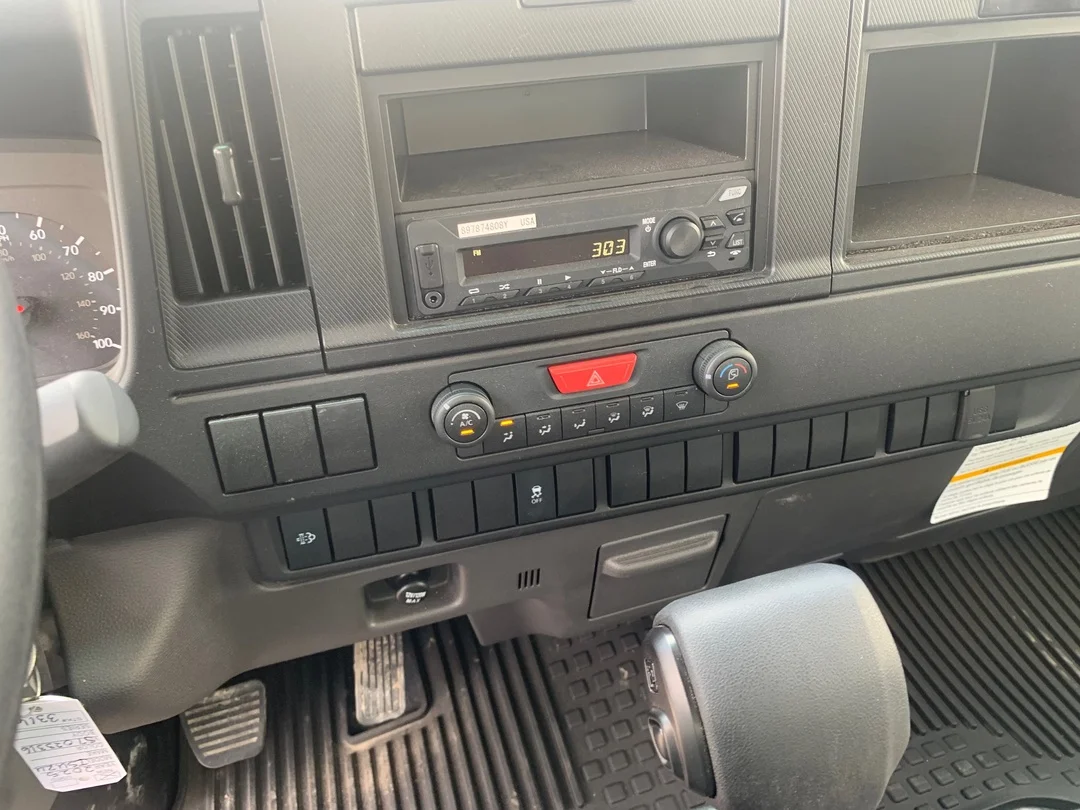 2025 Isuzu NPR - image 14