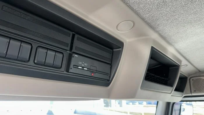 2025 Peterbilt 220EV — photo 23