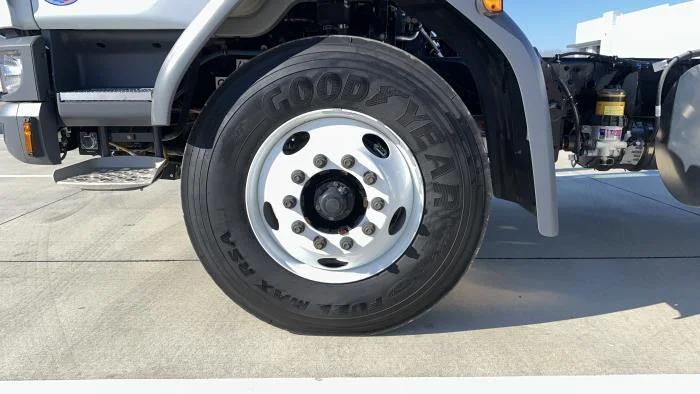 2025 Peterbilt 220EV - image 10