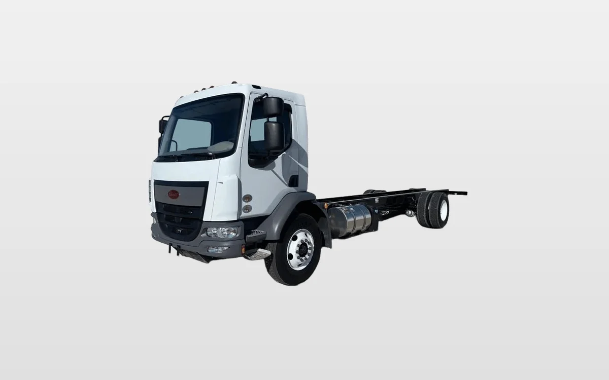 2025 Peterbilt 220EV - image 1
