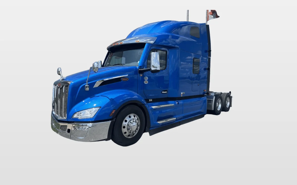 2025 PETERBILT 579 Sleeper - image 1
