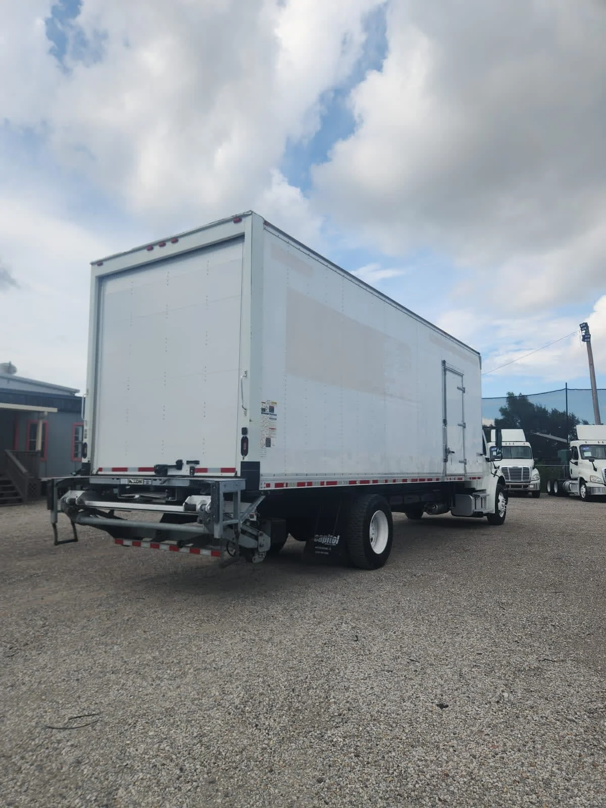 2018 Freightliner M2 106 in St. Rose, LA — photo 4