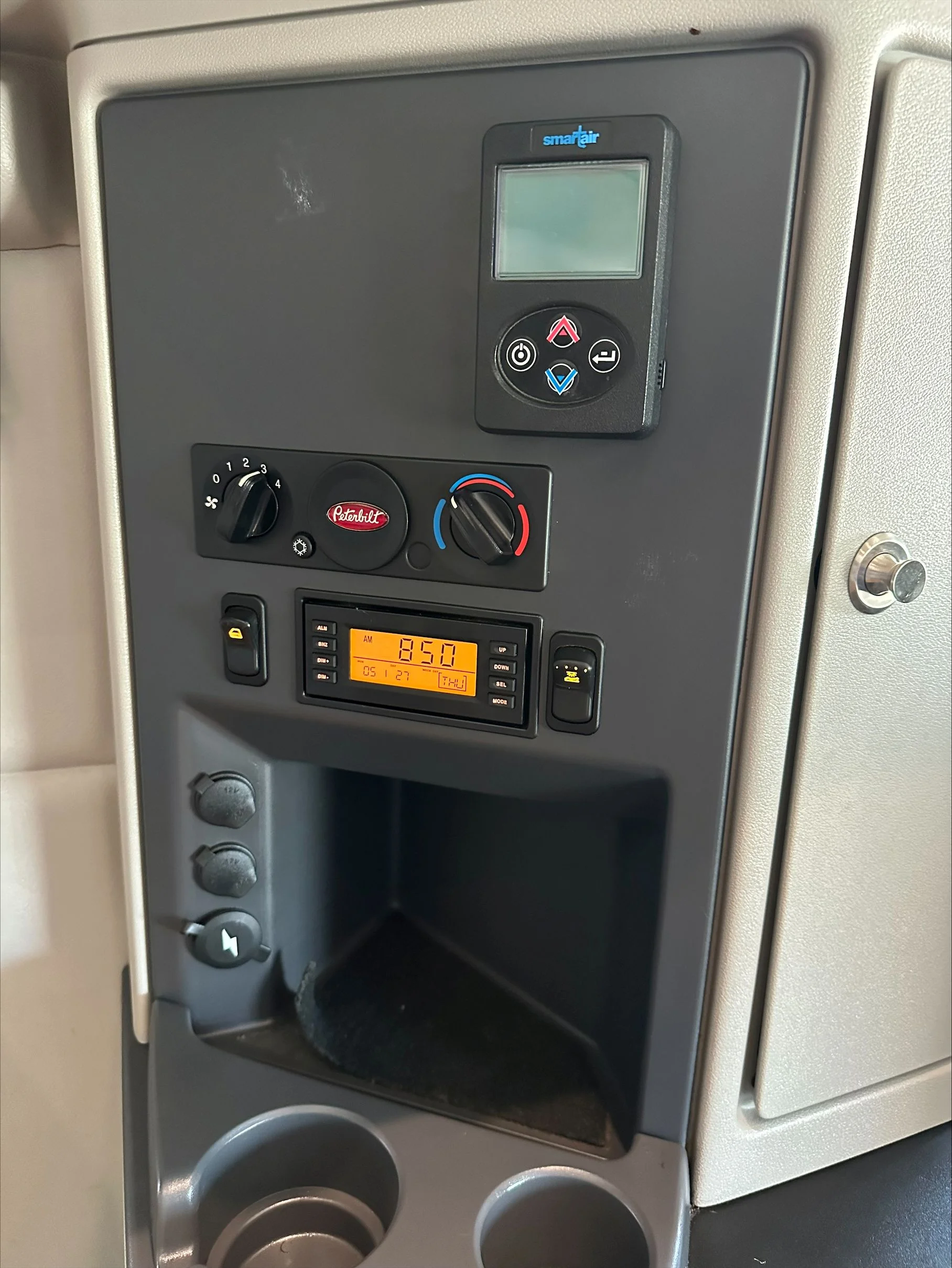 2021 Peterbilt 579 in Portland, OR — photo 10
