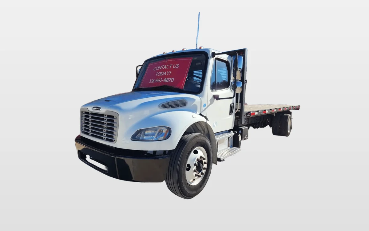 2018 Freightliner M2 106 - image 1