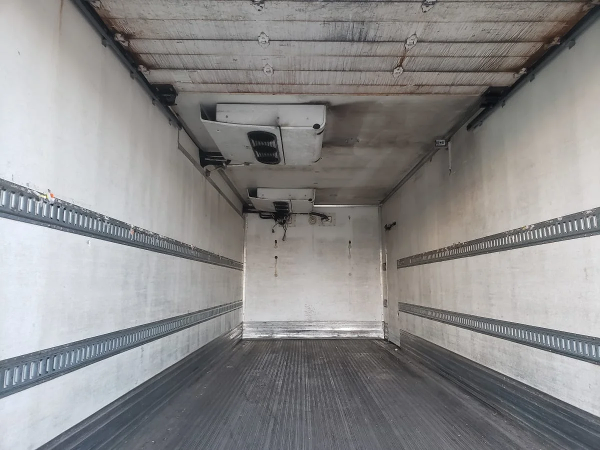 2015 International 4300 - image 9