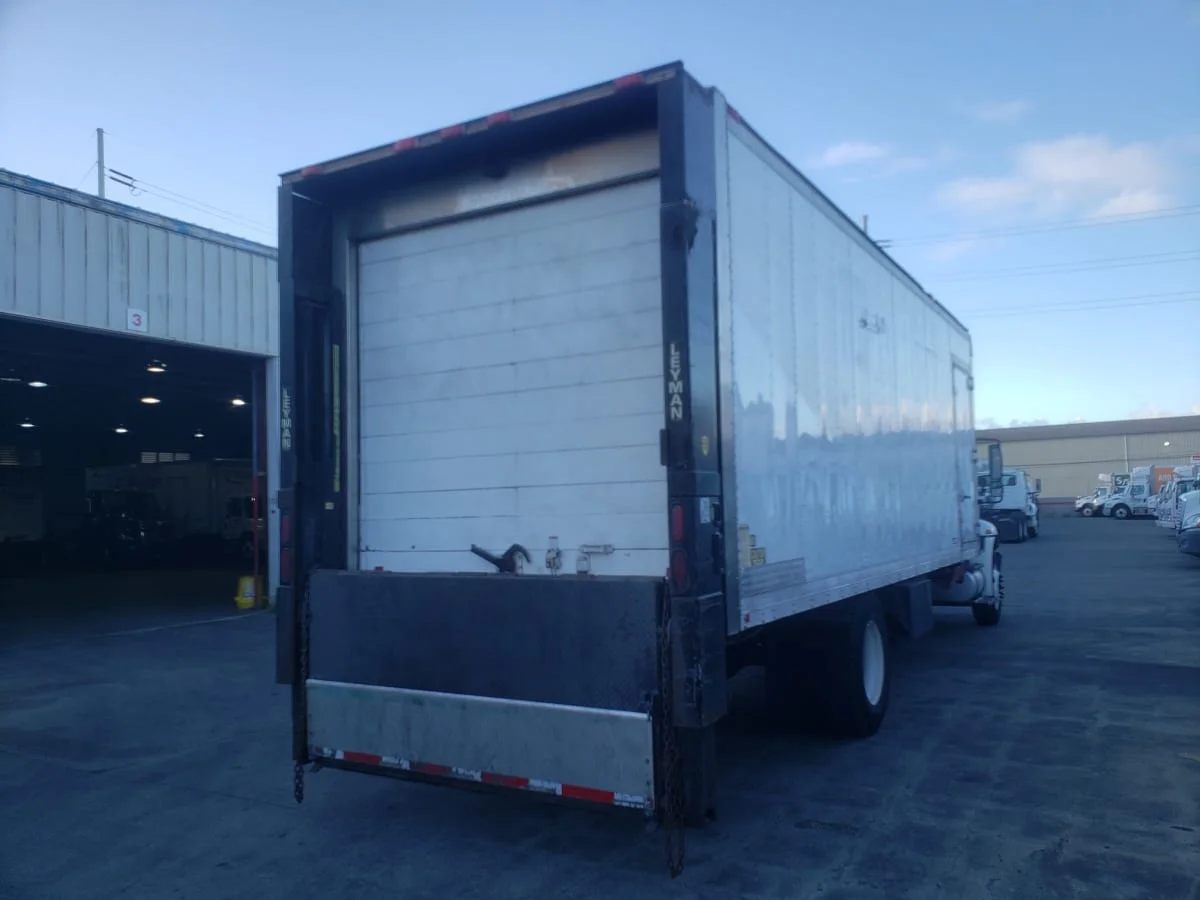 2015 International 4300 - image 4