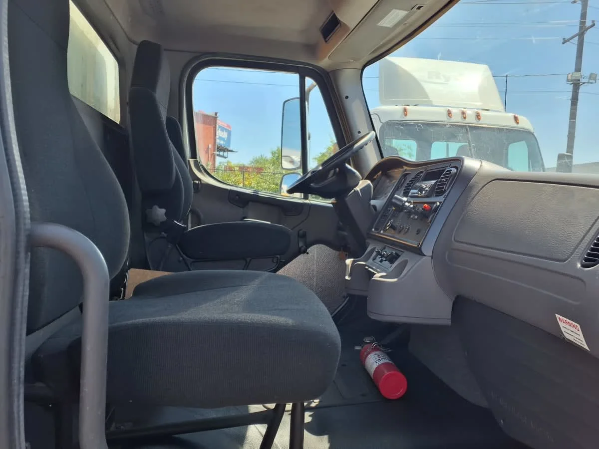 2019 Freightliner M2 106 in Newark, NJ — photo 7