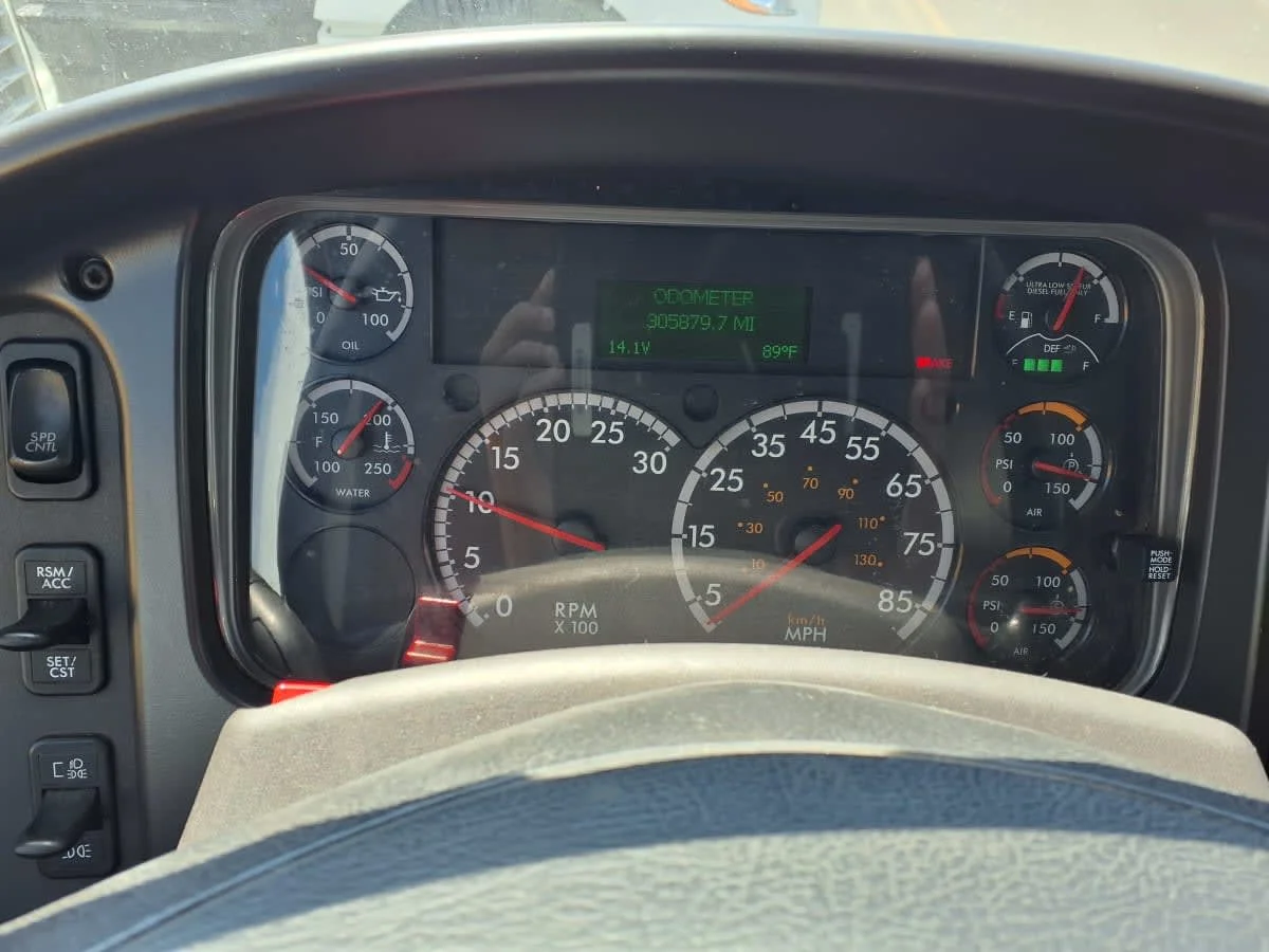2019 Freightliner M2 106 in Newark, NJ — photo 10