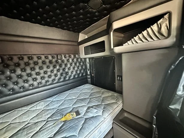 2023 Kenworth W900 in GA — photo 6