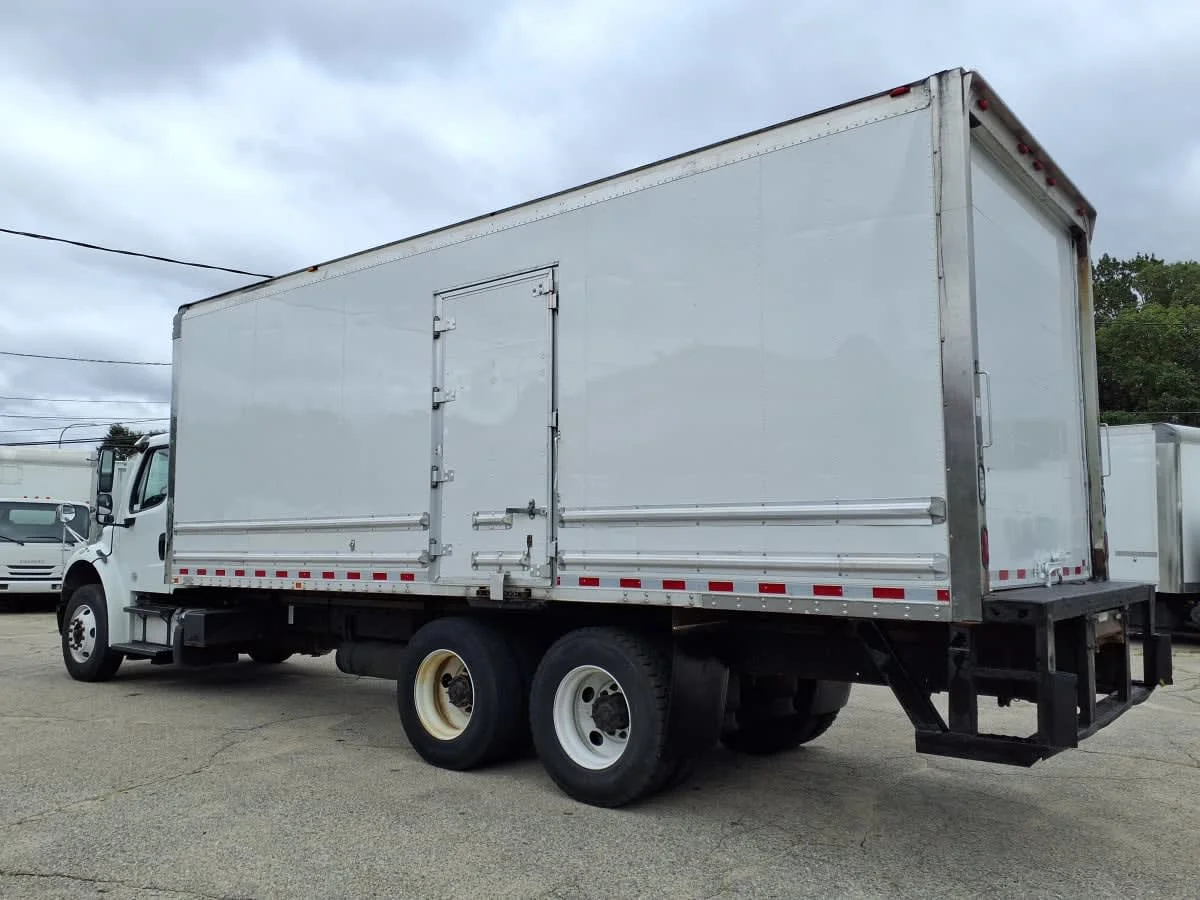 2016 Freightliner M2 106 - image 6