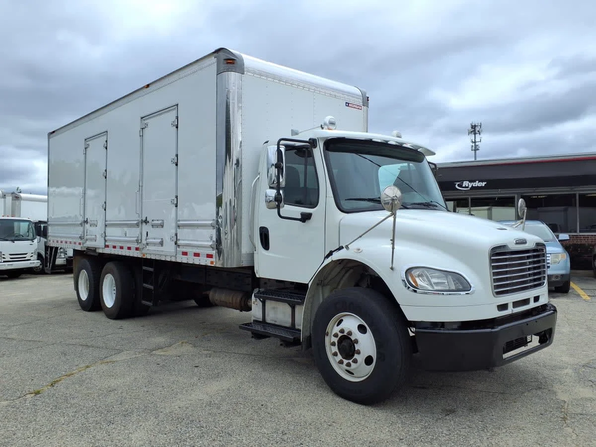 2016 Freightliner M2 106 - image 3