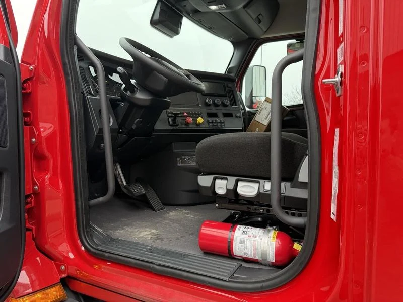 2026 Freightliner Cascadia in Pittsburgh, PA — photo 12