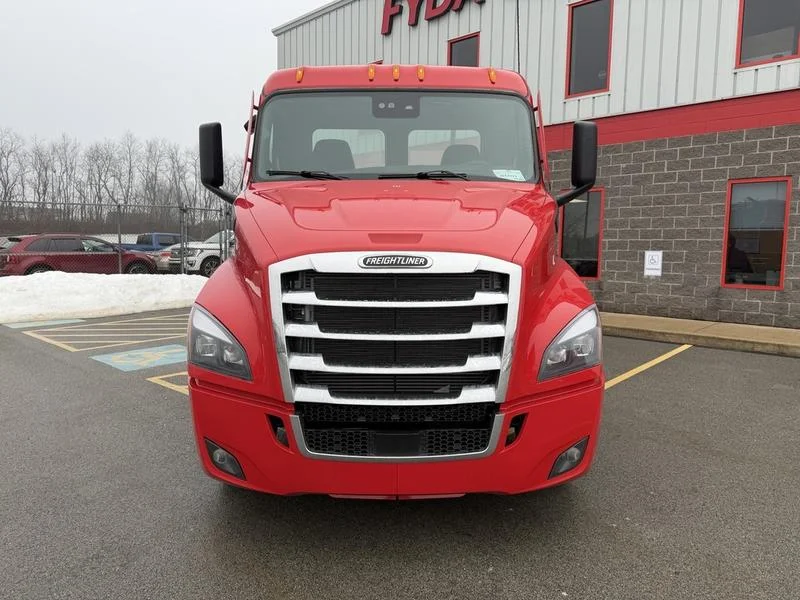 2026 Freightliner Cascadia in Pittsburgh, PA — photo 10