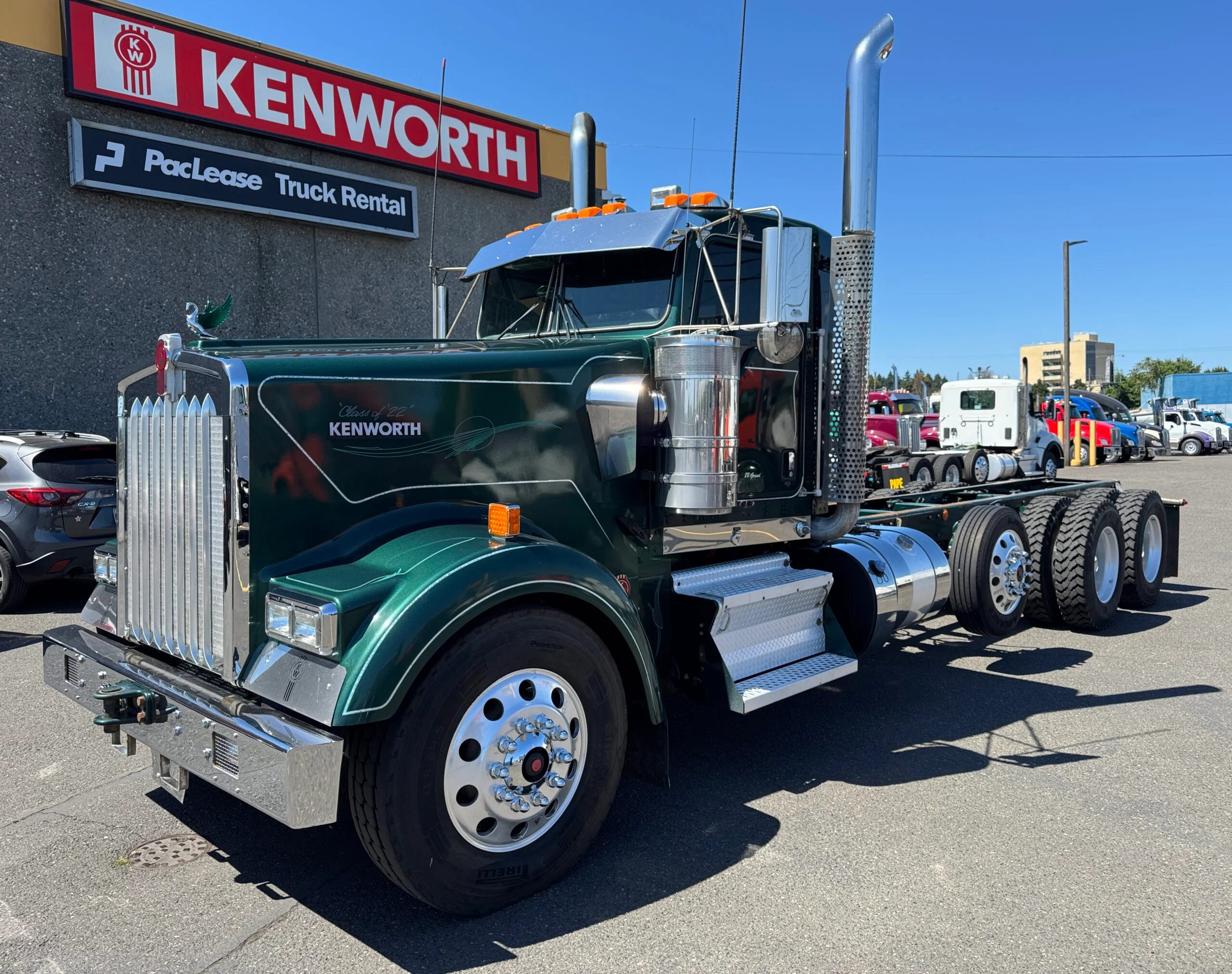 2022 Kenworth W900