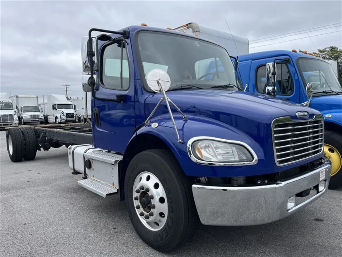 2020 Freightliner M2 106 in Beltsville, MD — photo 3