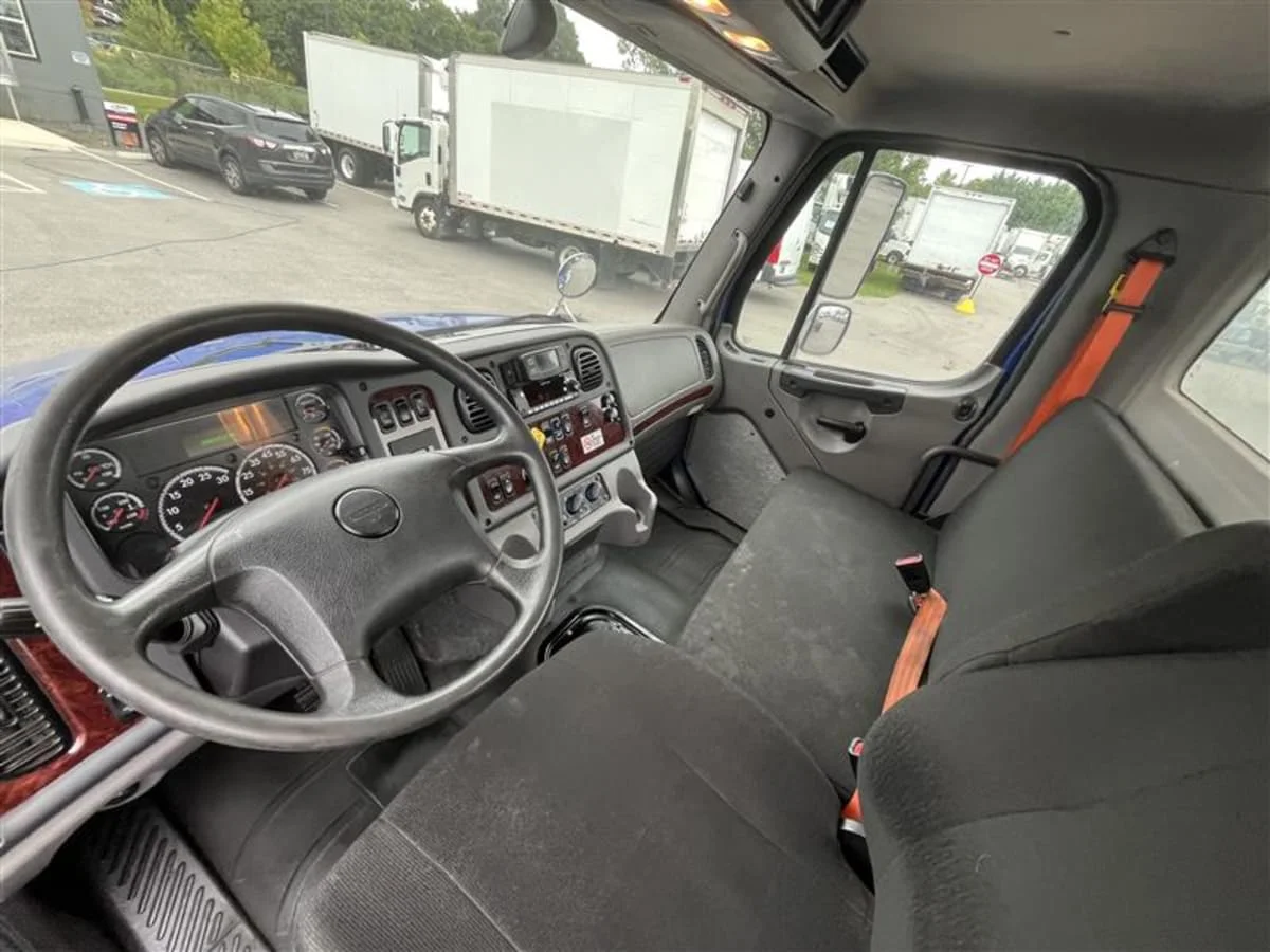 2020 Freightliner M2 106 in Beltsville, MD — photo 7