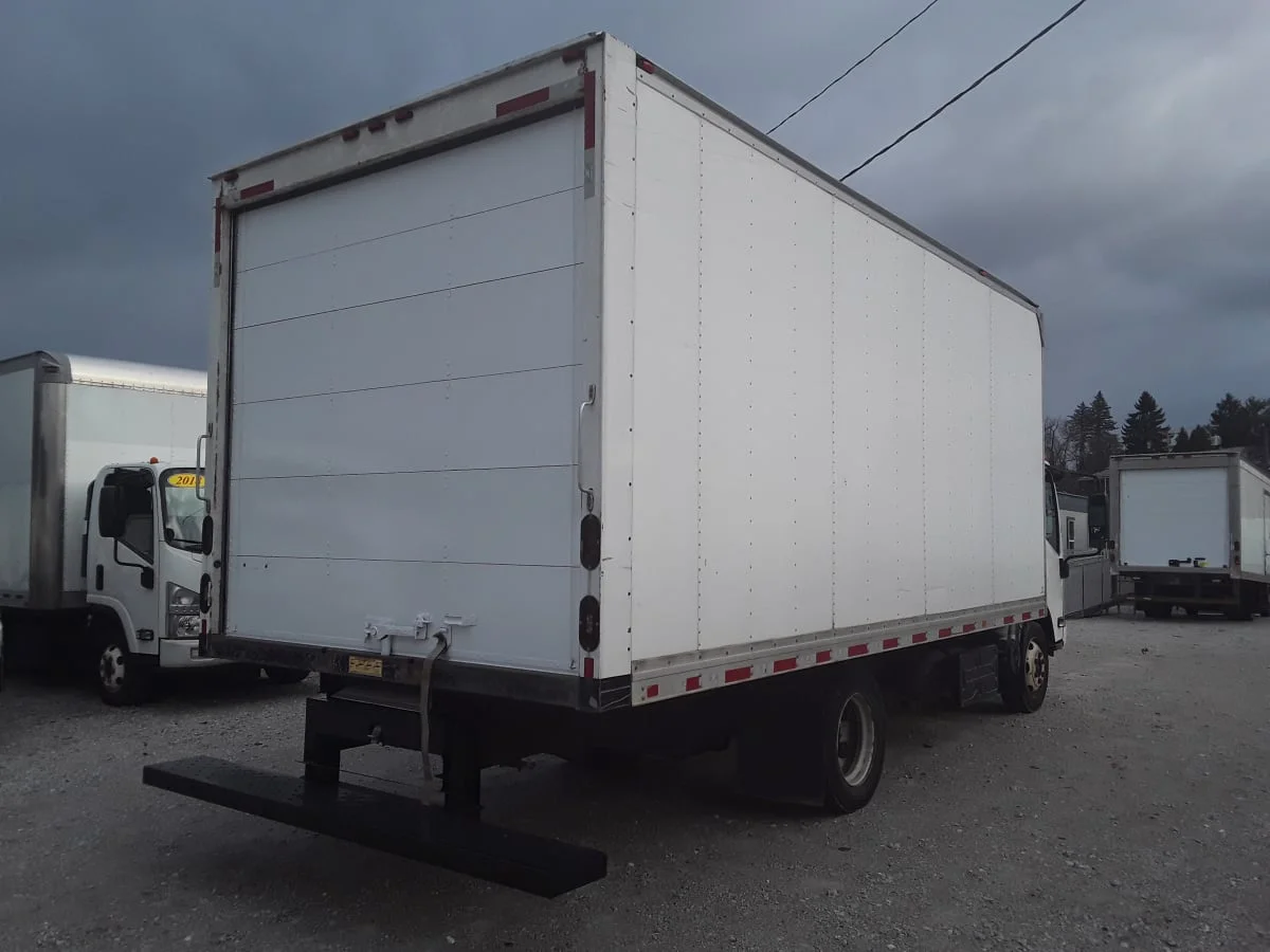 2019 Isuzu NPR - image 4