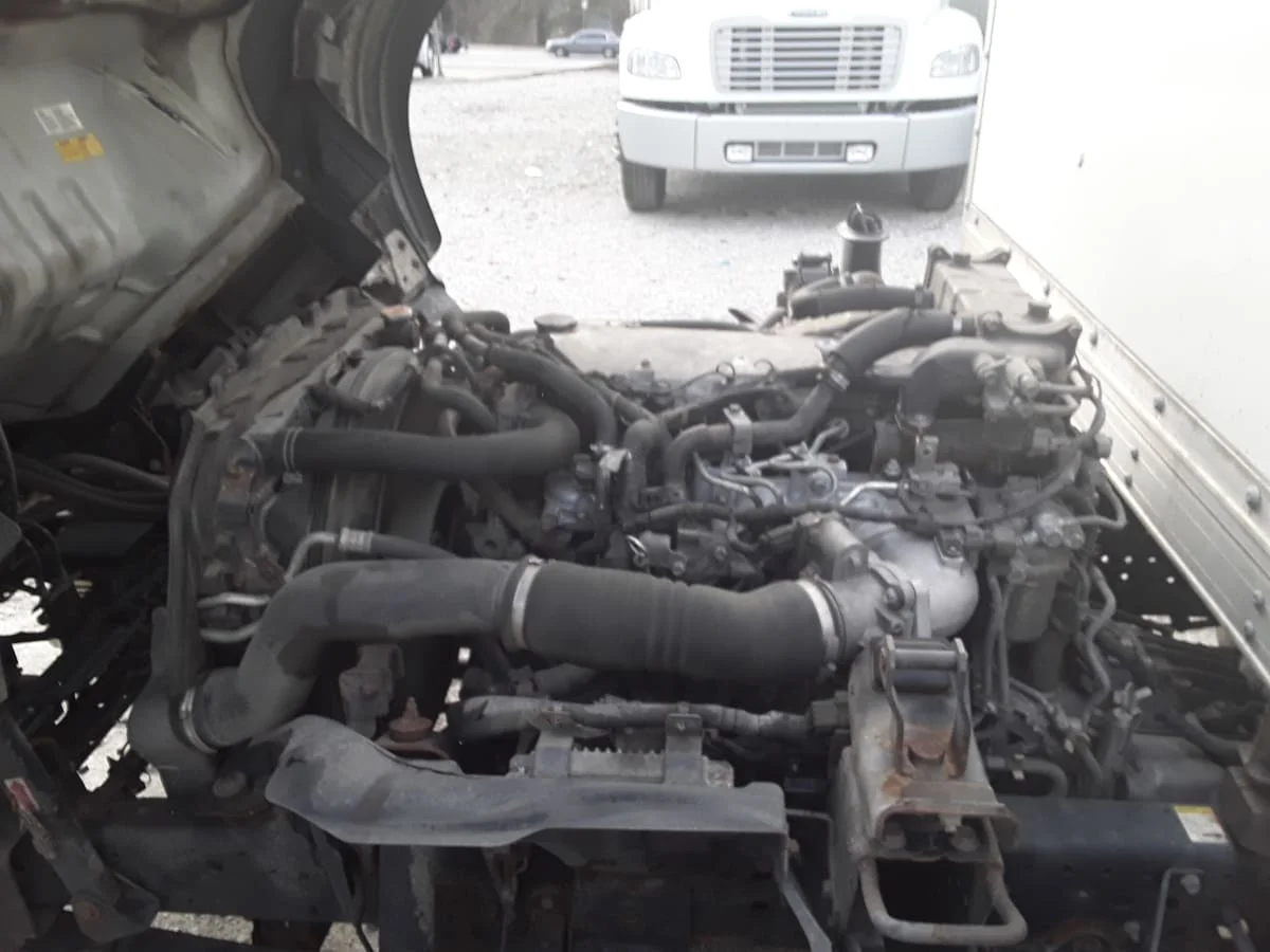 2019 Isuzu NPR - image 9