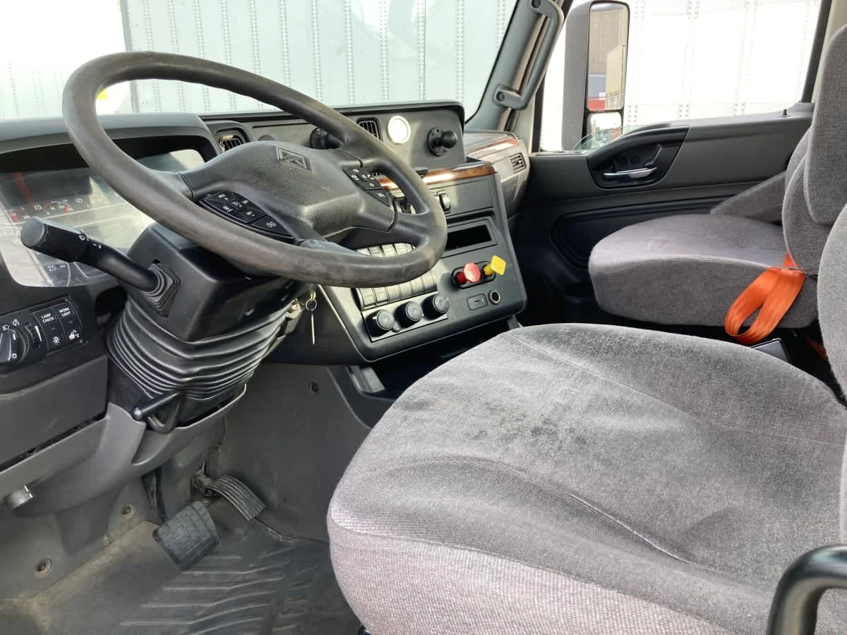 2019 International LT in Springfield, MA — photo 11