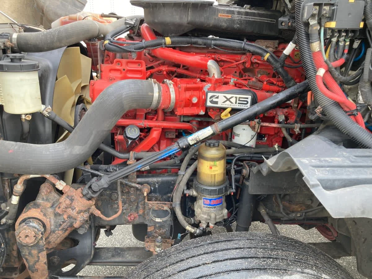 2019 International LT in Springfield, MA — photo 9