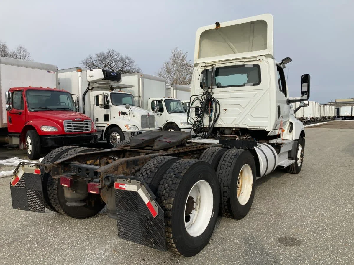 2019 International LT in Springfield, MA — photo 4