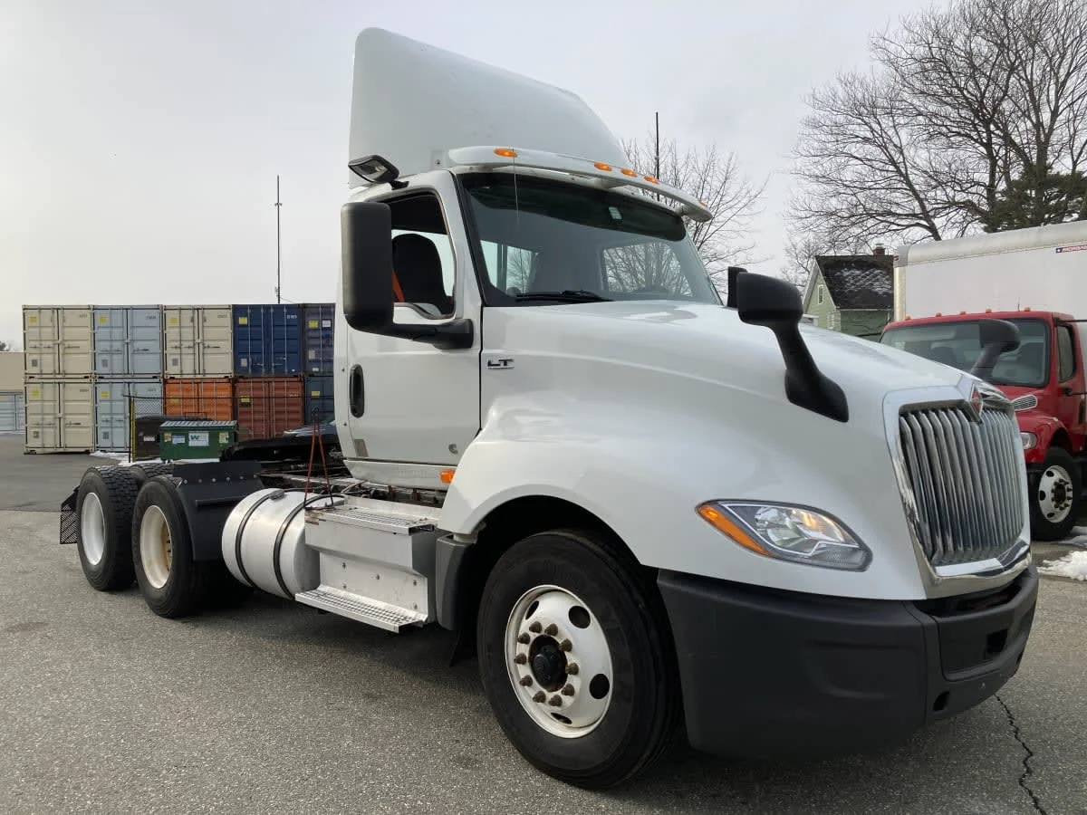 2019 International LT in Springfield, MA — photo 3