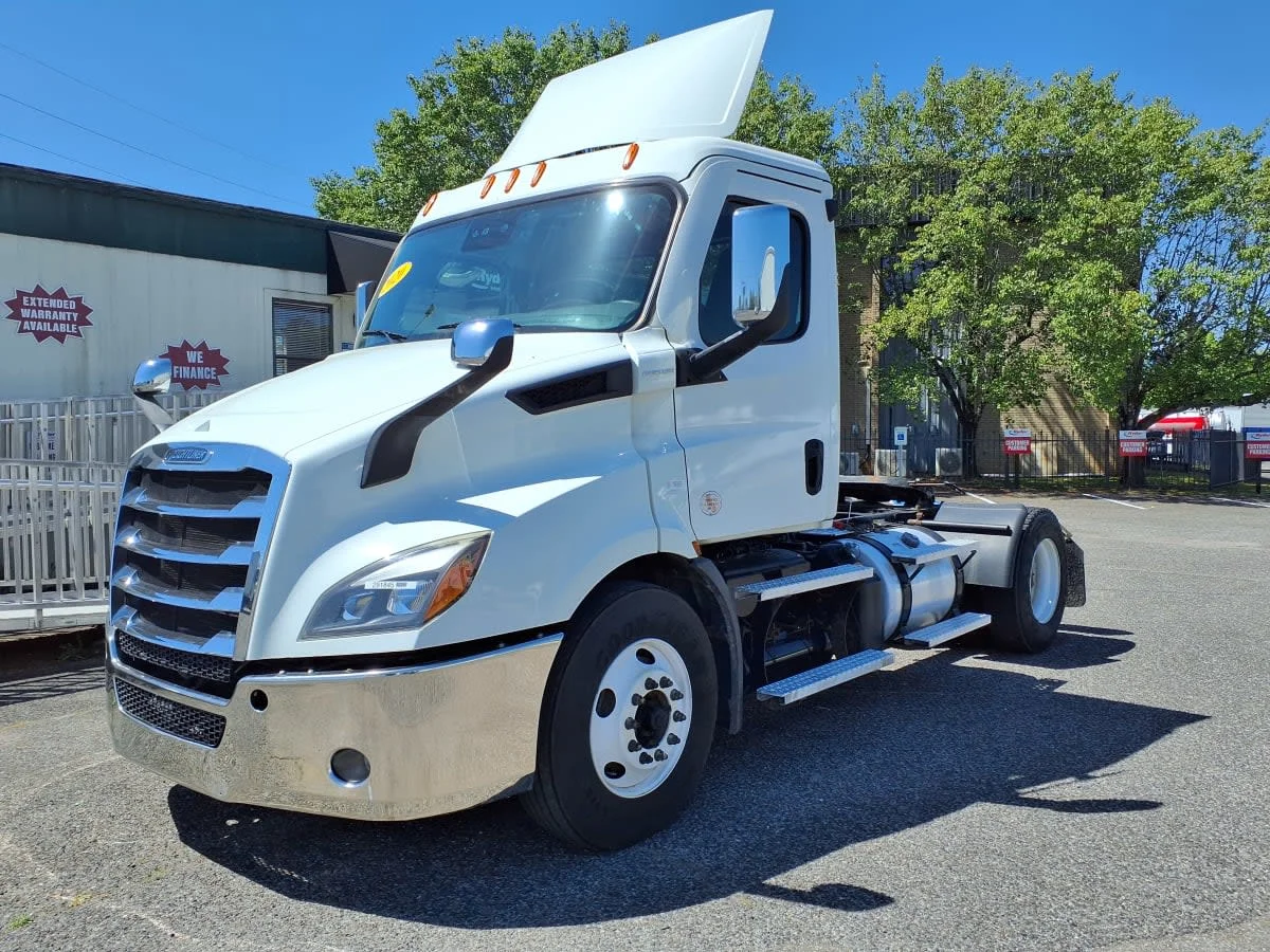 2020 Freightliner Cascadia in Knoxville, TN