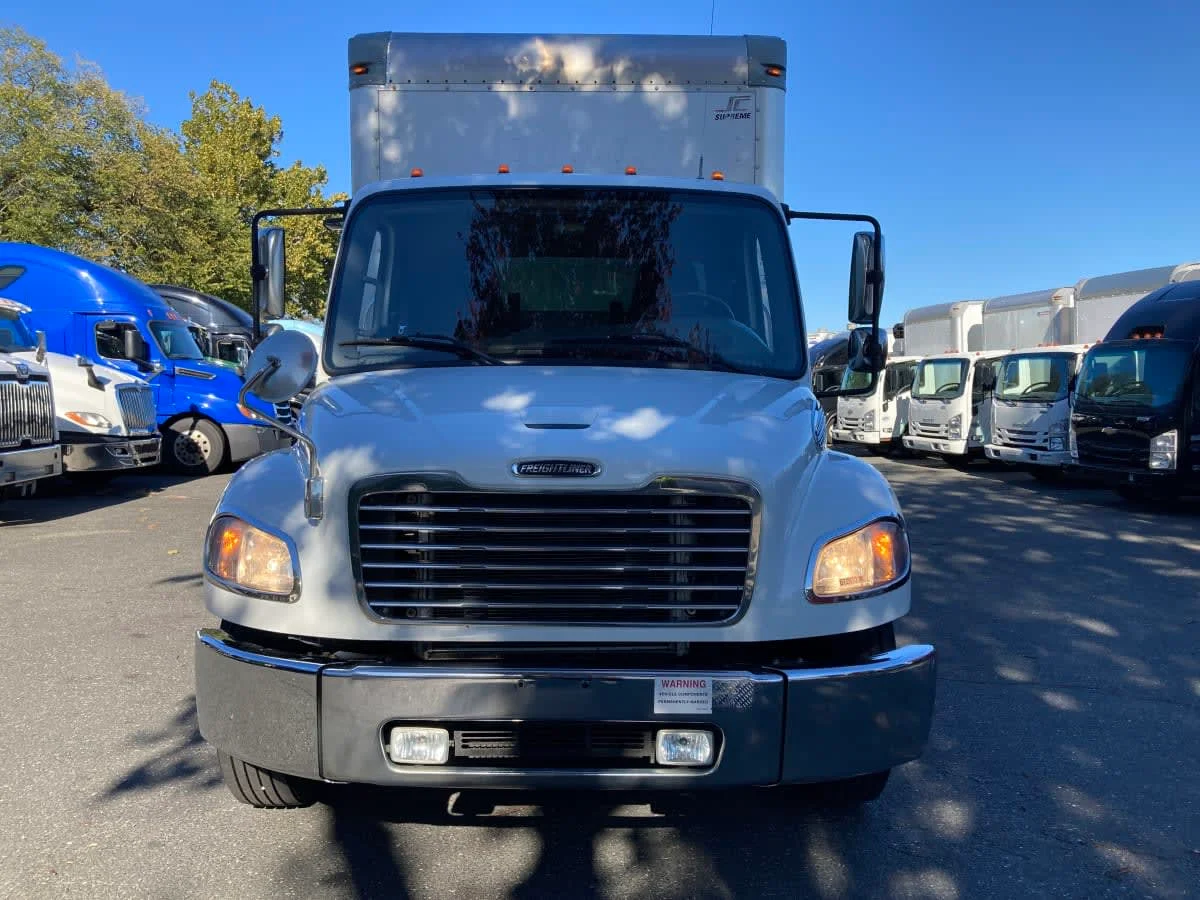 2017 Freightliner M2 106 - image 2