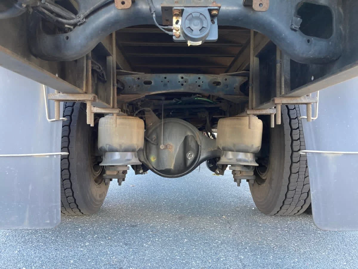 2017 Freightliner M2 106 - image 8