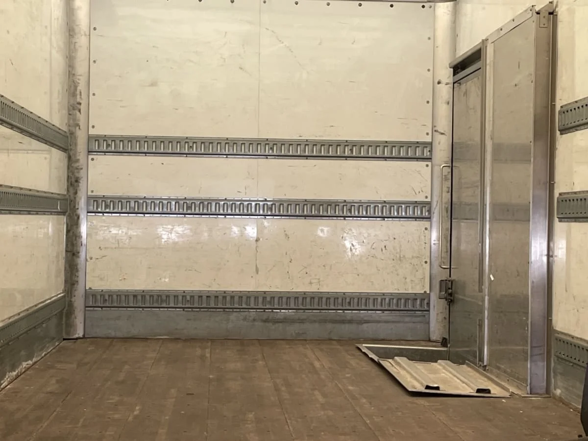 2013 Freightliner M2 106 - image 8