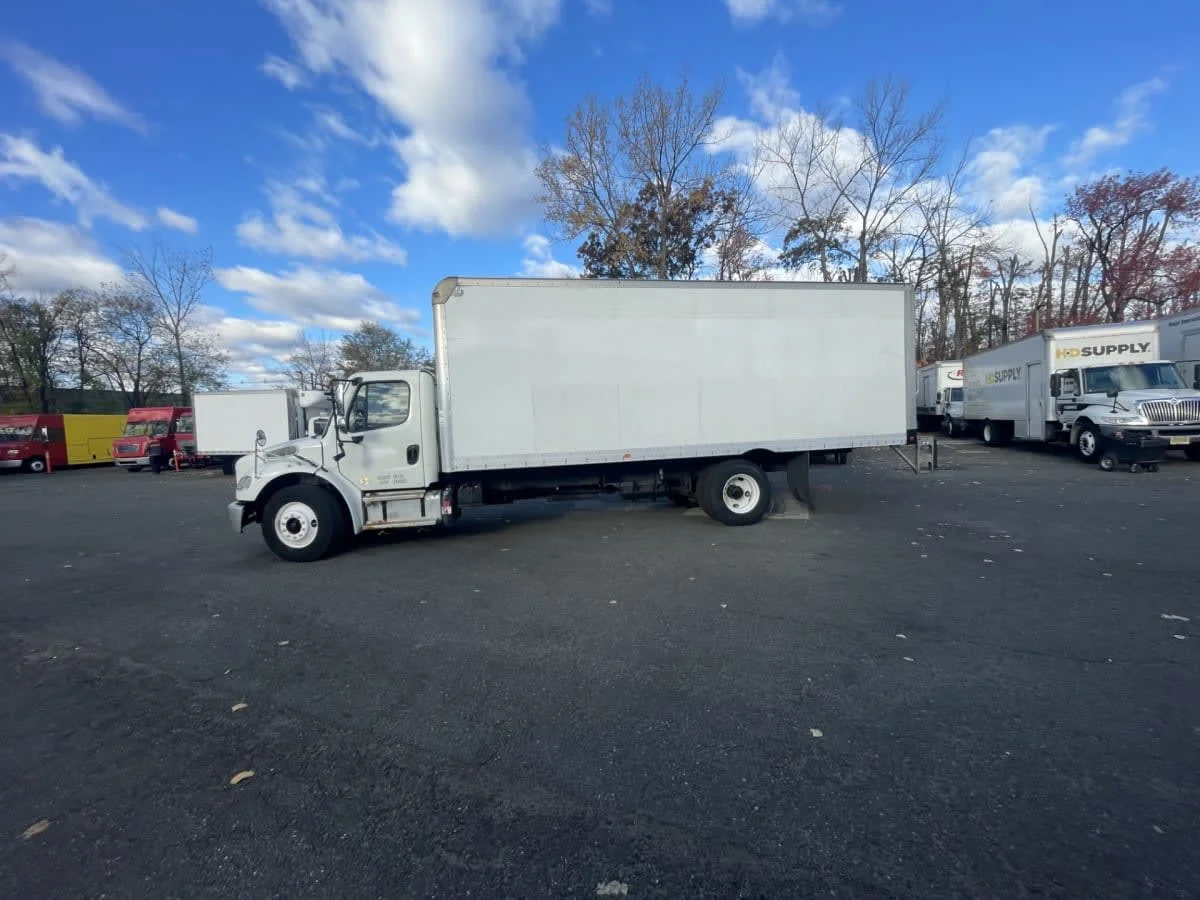 2013 Freightliner M2 106 - image 11